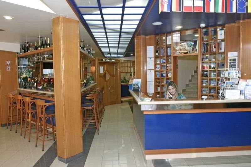 Lobby
Lobby
di Conte