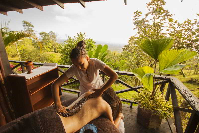 Sports and Entertainment
Sports and Entertainment
di Green Lagoon Falls Park Lodge