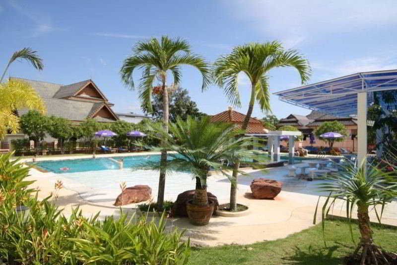 Pool
 di Chalong Beach Hotel & Spa