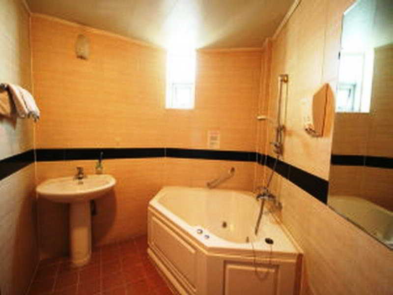 Room
Room
di The Hotel Silkroad