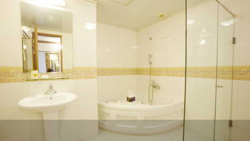 Room
Room
di The Hotel Silkroad