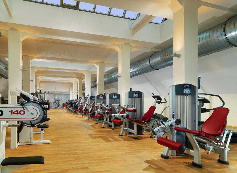 Sports and Entertainment
Sports and Entertainment
di Sheraton Hannover Pelikan Hotel