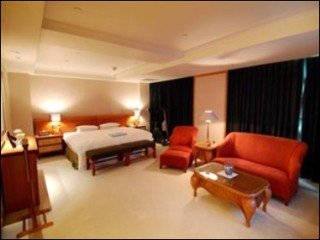 Room
Room
di 85 Sky Tower Hotel