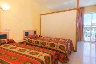 Room
Room
di Apartamentos Central City