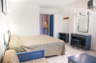 Room
Room
di Apartamentos Central City