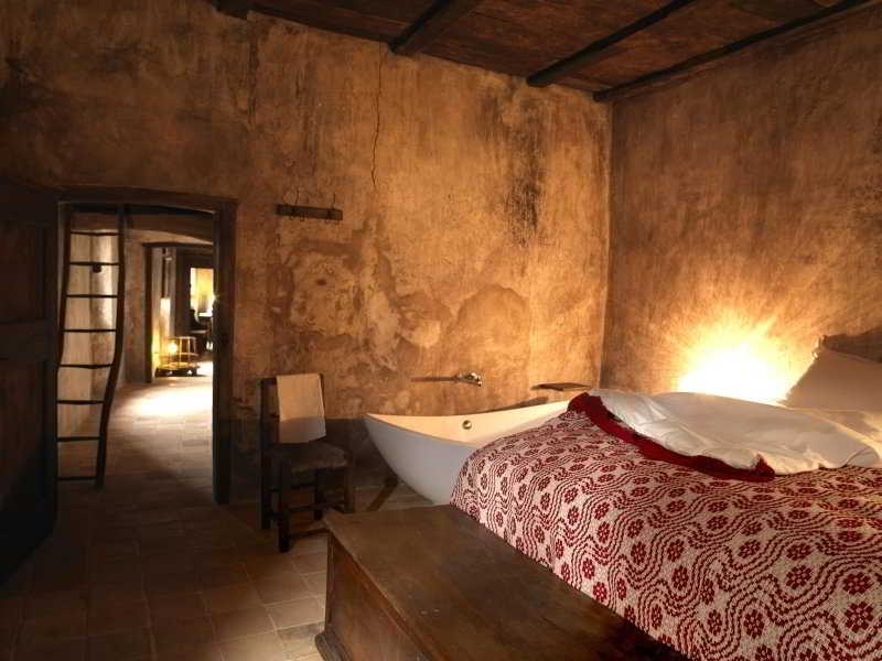 Room
Room
di Sextantio Albergo Diffuso