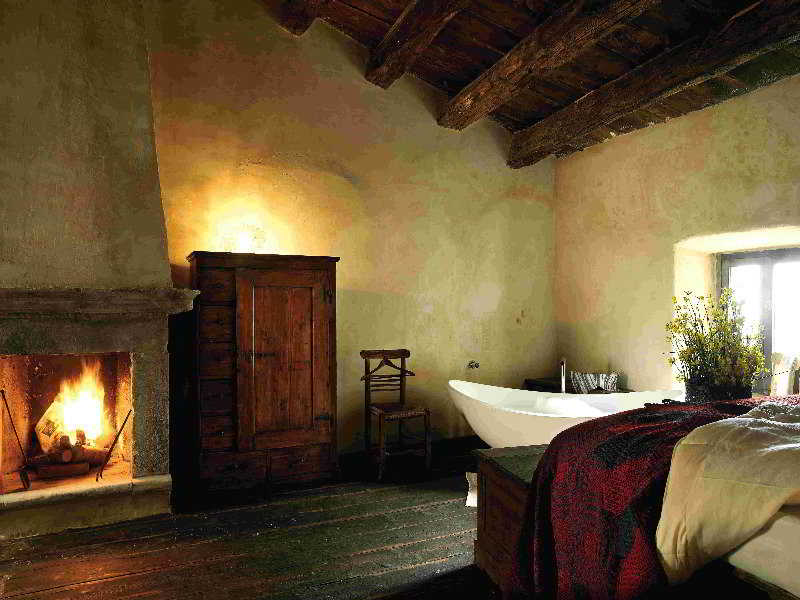 Room
Room
di Sextantio Albergo Diffuso