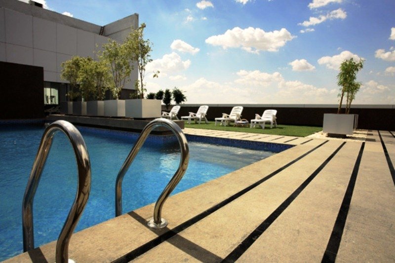 Pool
Pool
di St Laurn Business