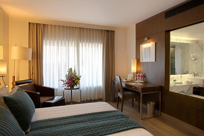 Room
Room
di St Laurn Business