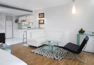 Room
Room
di St Laurn Business