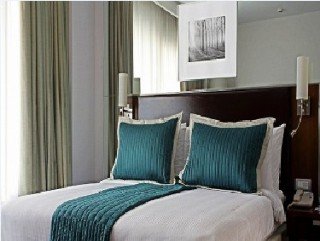 Room
Room
di St Laurn Business