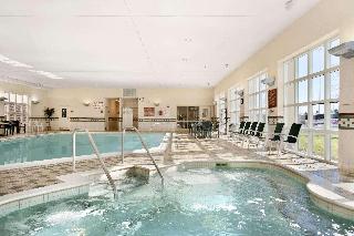 Pool
 di Hampton Inn & Suites Providence Warwick-Airport