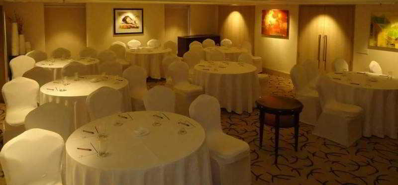 Conferences
Conferences
di Park Plaza Ahmedabad