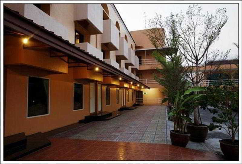 General view
 di Ratchada Resort & Spa