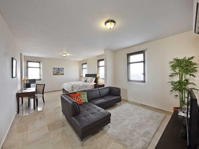 Room
Room
di Ciqala Luxury Home Suites