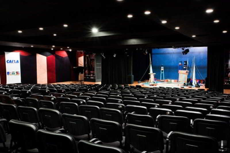 Sports and Entertainment
Sports and Entertainment
di Laje de Pedra