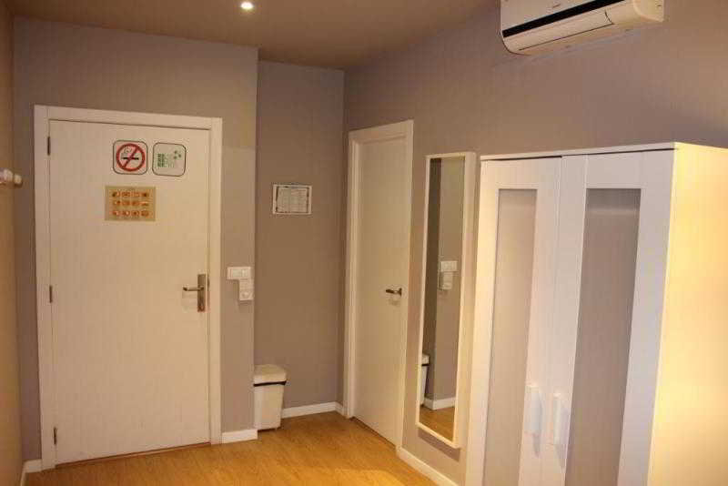 Room
Room
di B&B Mare de Deu Jardines del Turia