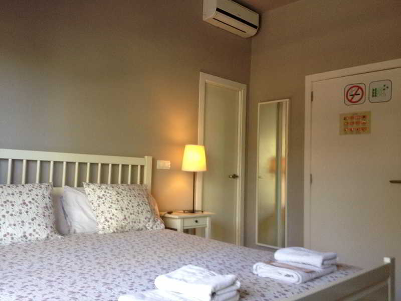 Room
Room
di B&B Mare de Deu Jardines del Turia