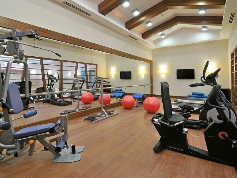 Sports and Entertainment
Sports and Entertainment
di Rescate Van