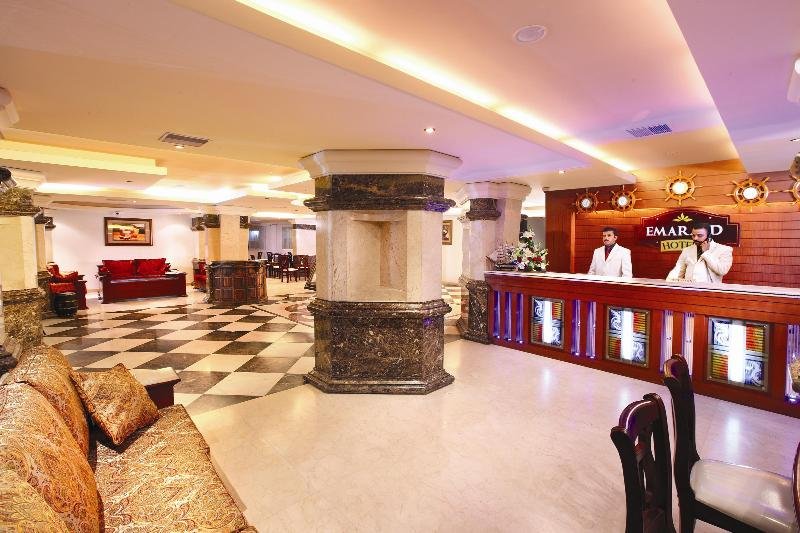 Lobby
Lobby
di The Pride Hotel Cochin