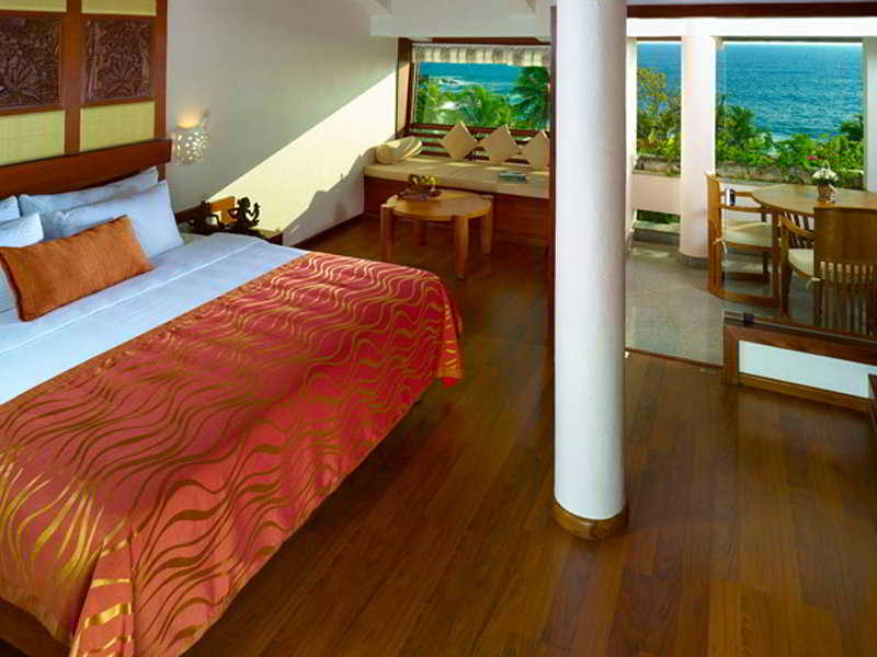 Room
Room
di Turtle on the Beach