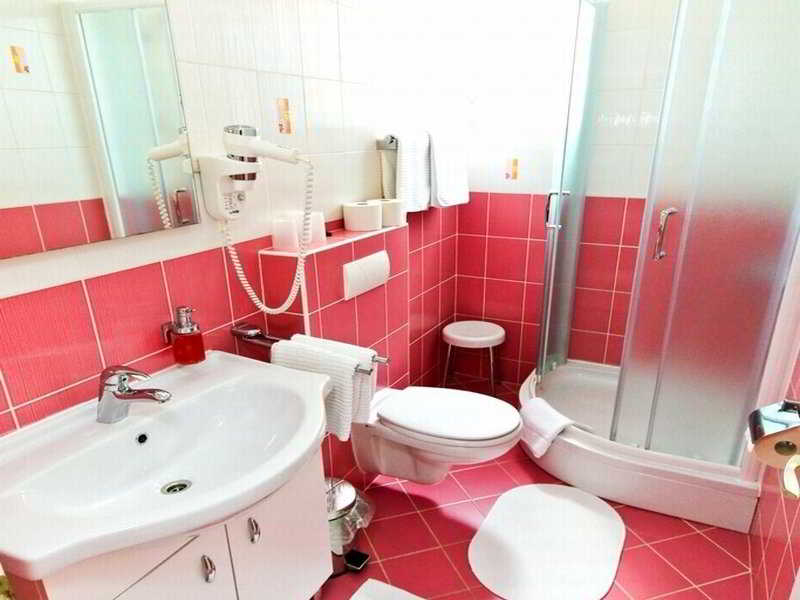 Room
Room
di Apartments Grguric