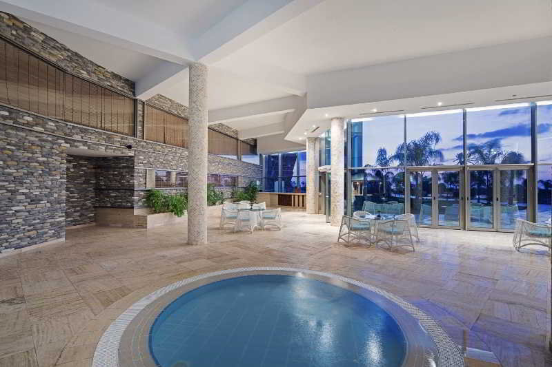 Sports and Entertainment
Sports and Entertainment
di Noah's Ark Deluxe Hotel & Casino