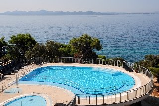 Pool
Pool
di Pinija
