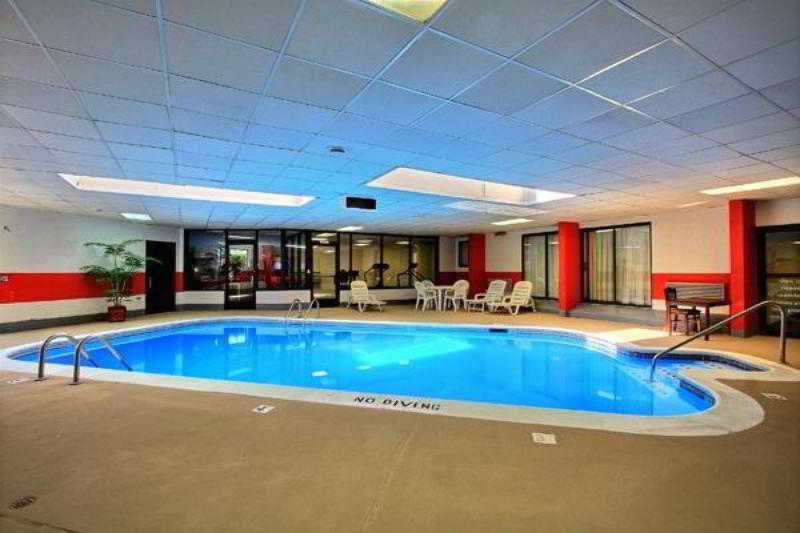 Pool
 di Best Western Troy-Madison Inn