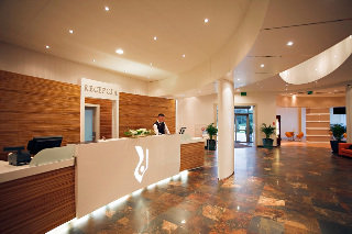 Lobby
Lobby
di Victor Pruszkow by DeSilva