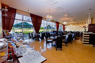 Restaurant
Restaurant
di Victor Pruszkow by DeSilva