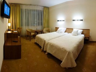 Room
Room
di Victor Pruszkow by DeSilva