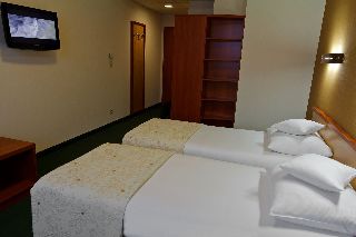 Room
Room
di Victor Pruszkow by DeSilva