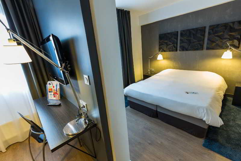 Room
Room
di Inter Hotel Des Puys