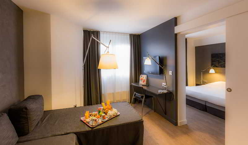 Room
Room
di Inter Hotel Des Puys