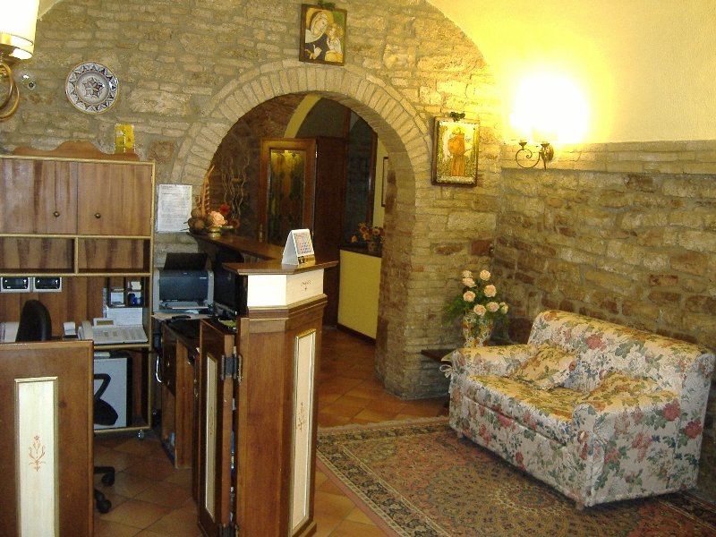 Lobby
Lobby
di Albergo Del Viaggiatore