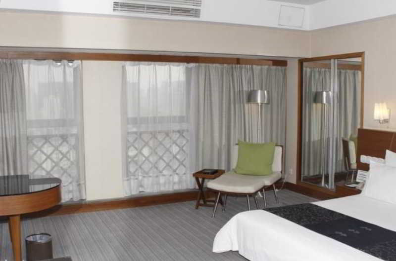 Room
 di South China Laguna