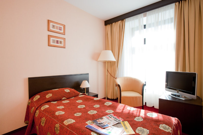 Room
Room
di Smolninskaya