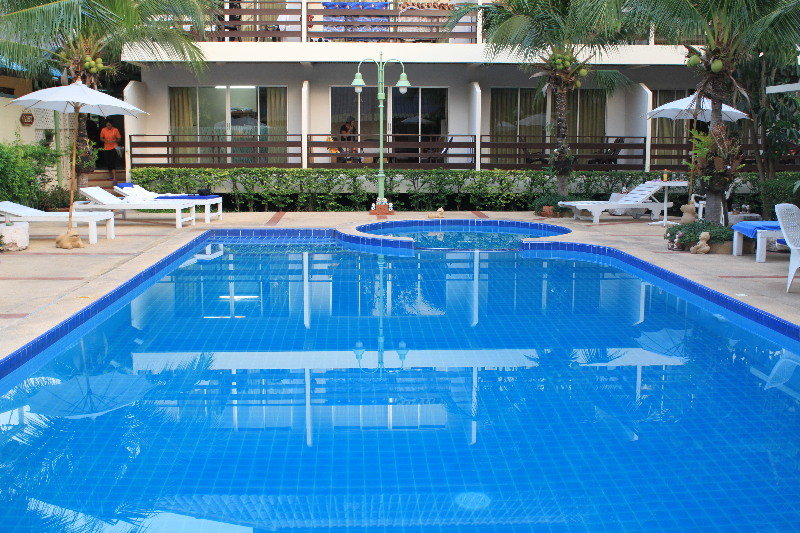 Pool
 di The Beach Garden Resort