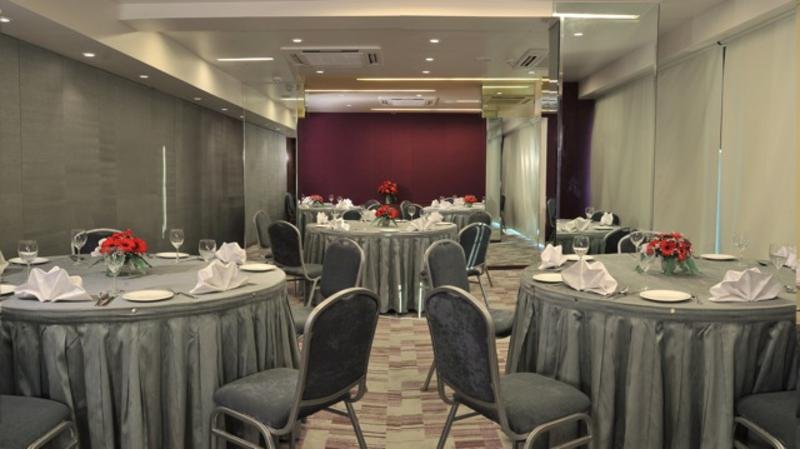 Conferences
Conferences
di Marasa Sarovar Portico Rajkot