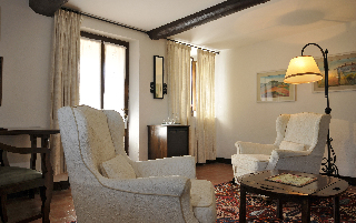 Room
Room
di Tenuta Di Ricavo