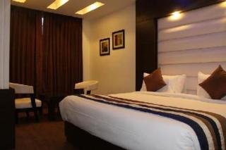 Room
Room
di The Grand Sarwan