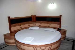 Room
Room
di De Holiday International