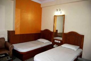 Room
Room
di De Holiday International