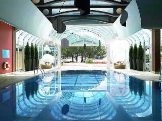 Sports and Entertainment
Sports and Entertainment
di Meridien Beach Plaza