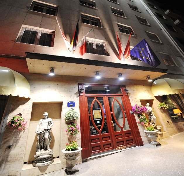 General view
General view
di Queens Astoria Design Hotel