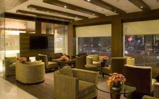 Bar
Bar
di Shervani Nehru Place