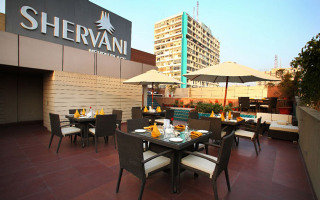 Terrace
Terrace
di Shervani Nehru Place