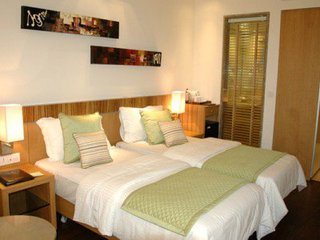 Room
Room
di Shervani Nehru Place