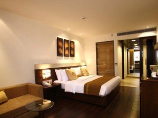 Room
Room
di Shervani Nehru Place